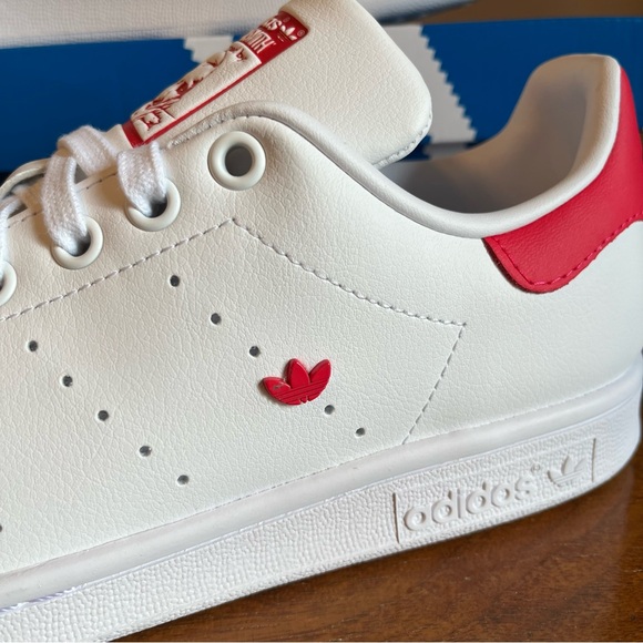 ADIDAS Women's Stan Smith White / Red Heart Shoes - Picture 4 of 10